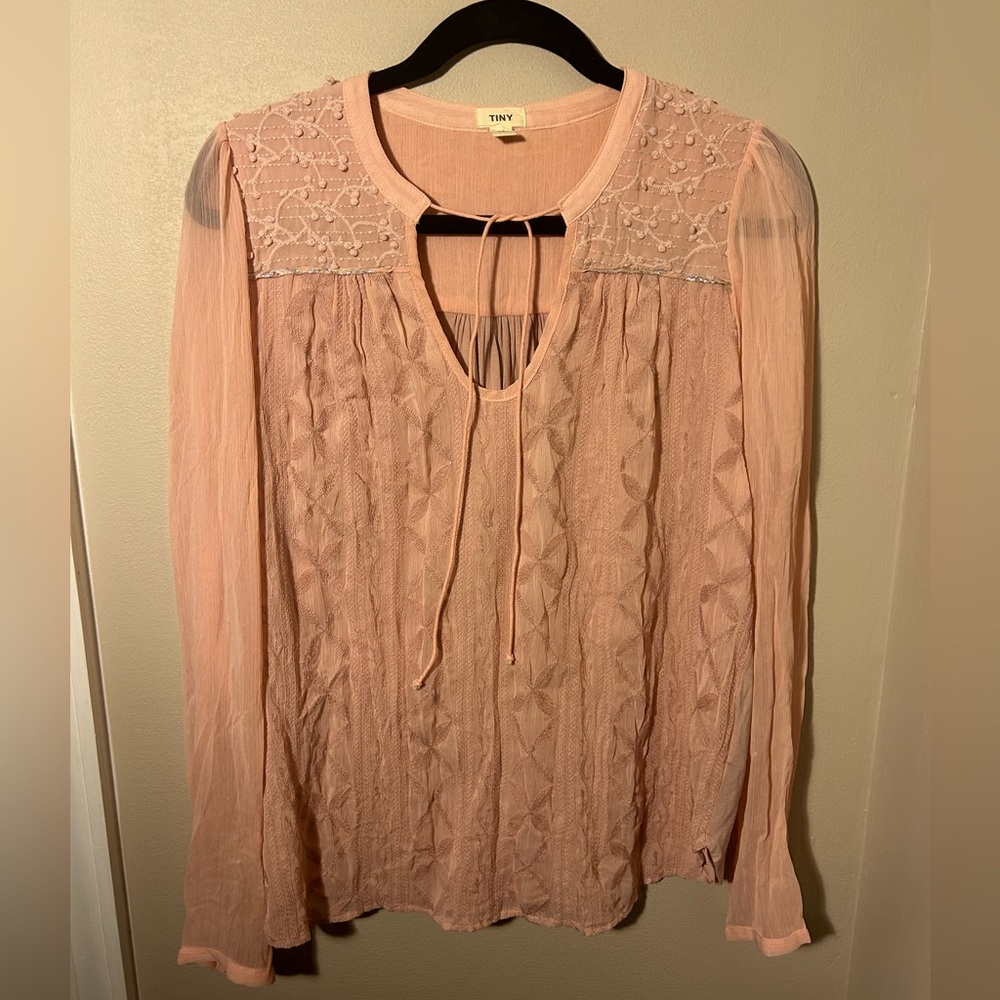 ANTHROPOLOGIE/TINY BLUSH PEACHY/PINK BLOUSE W/ EMBROIDERY AND BEADING SZ M